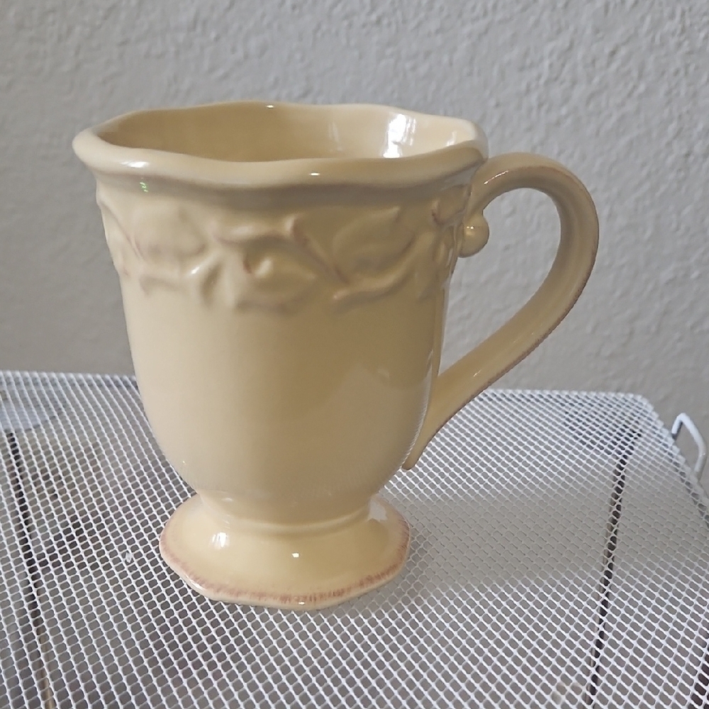 Charming Beige Ceramic Mugs Set - Picture 5 of 11